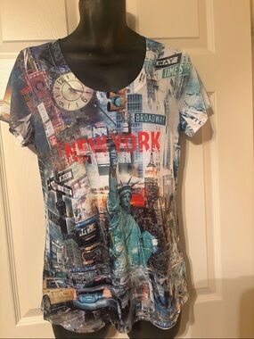 Love Amour New York Graphic Scoop Tee - Blue, Red, Teal